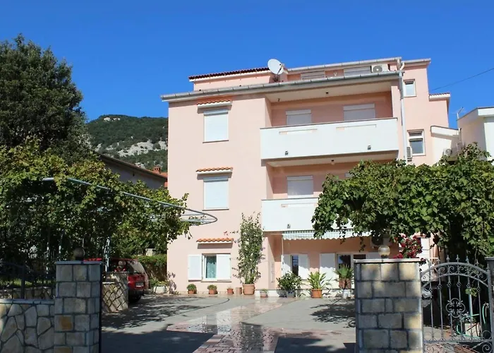 Charmantes In Mit Eigenem Balkon By Interhome דירה *