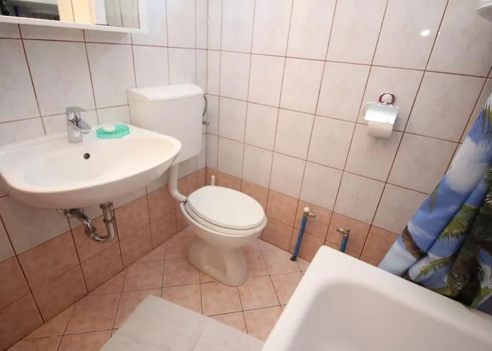 Apartment Charmantes In Mit Eigenem Balkon By Interhome Baska (Krk)