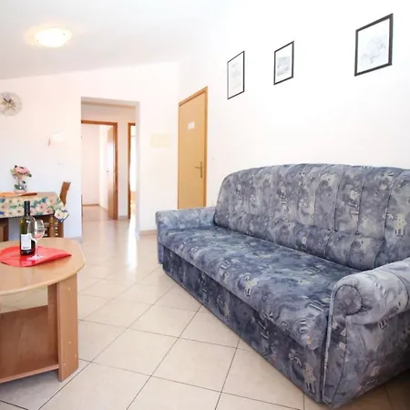 Charmantes In Mit Eigenem Balkon By Interhome Daire